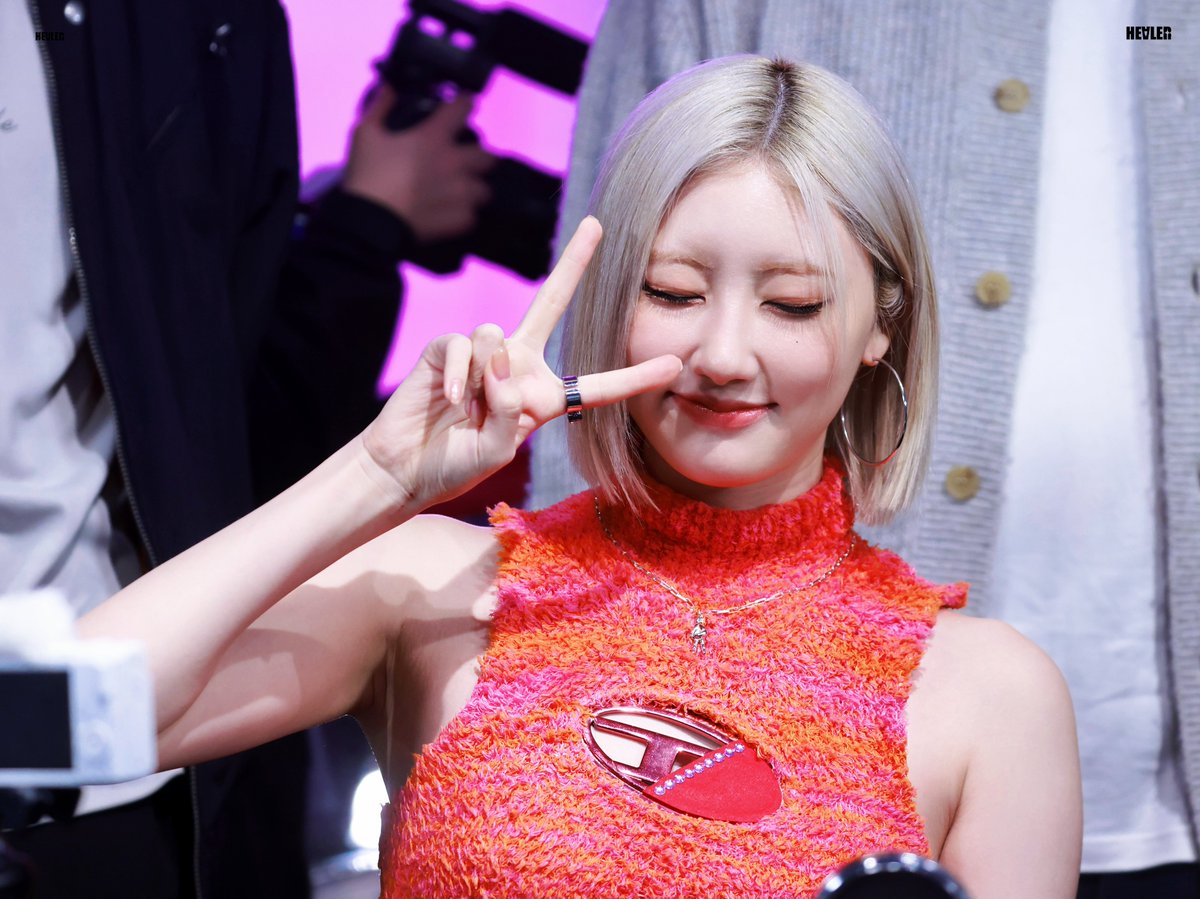 loveme_rami's tweet photo. 241110 오랜만에

𝓛𝓞𝓥𝓔

#BABYMONSTER #베이비몬스터 #RAMI #라미 https://t.co/SxCP3ZYlsH