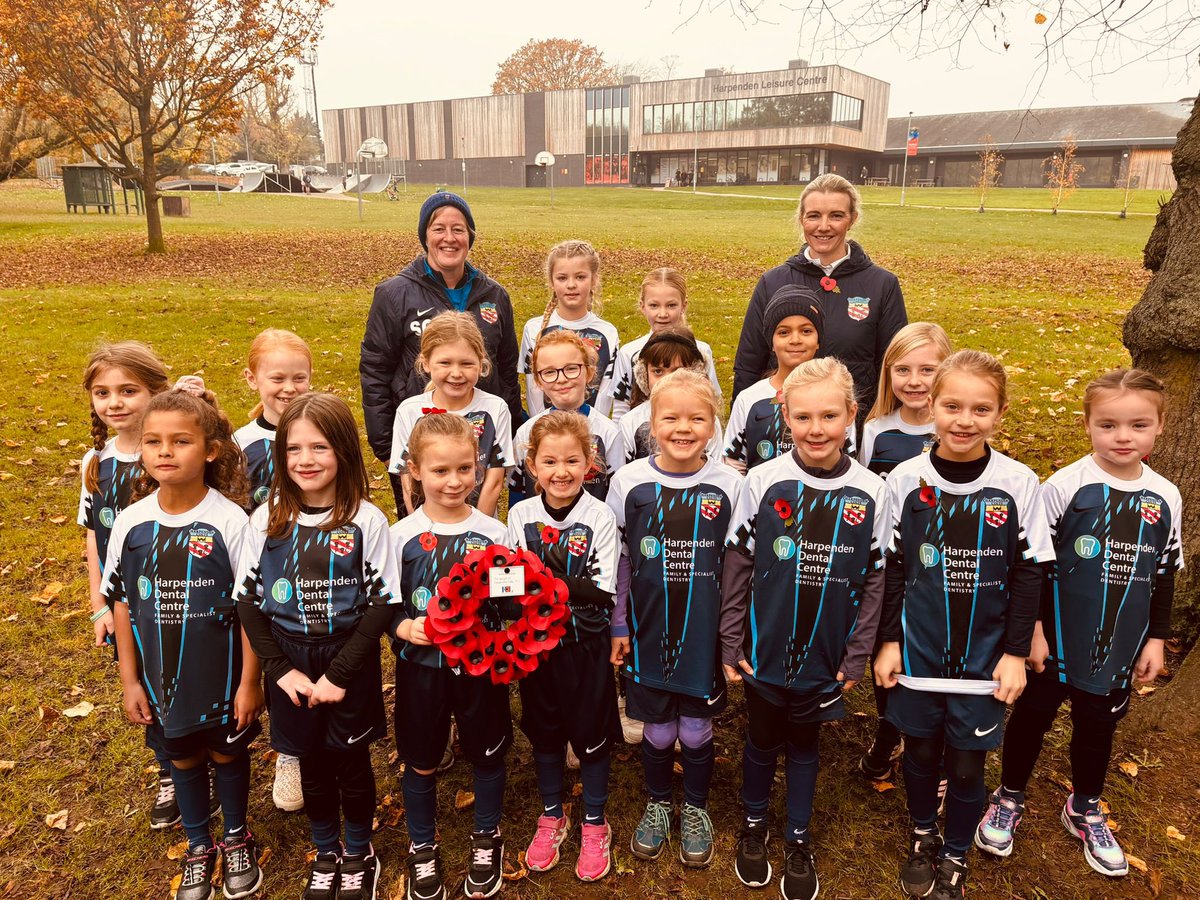 HarpendenColts's tweet image. We remembered them before games this weekend, and by laying a wreath at Harpenden’s remembrance parade and service.

#ArmisticeDay #lestweforget2023
#HarpendenFootball
#HarpendenCommunity