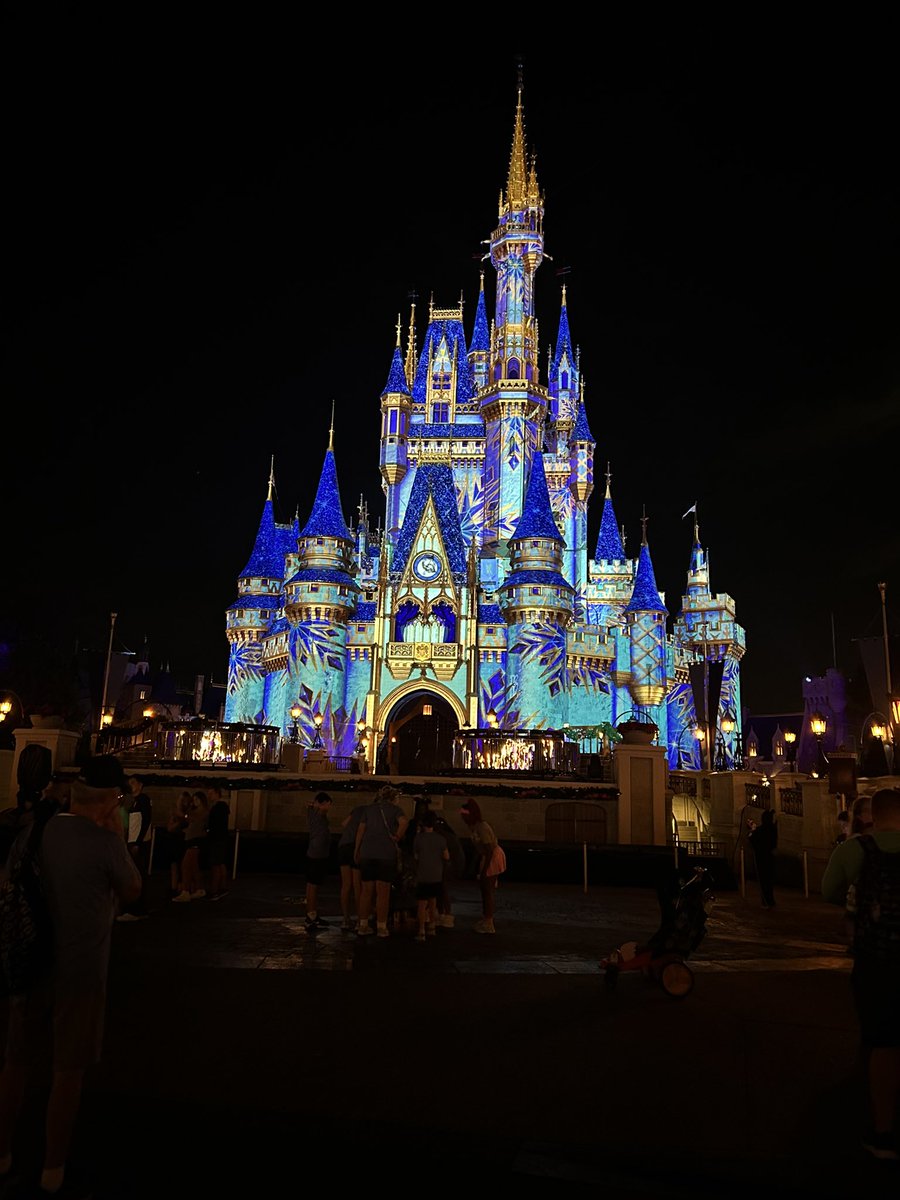 SittingSortSide's tweet photo. A little Main St. magic at Mouse’s house to send us off. Until next time, @WaltDisneyWorld https://t.co/fWhFWY1xdm