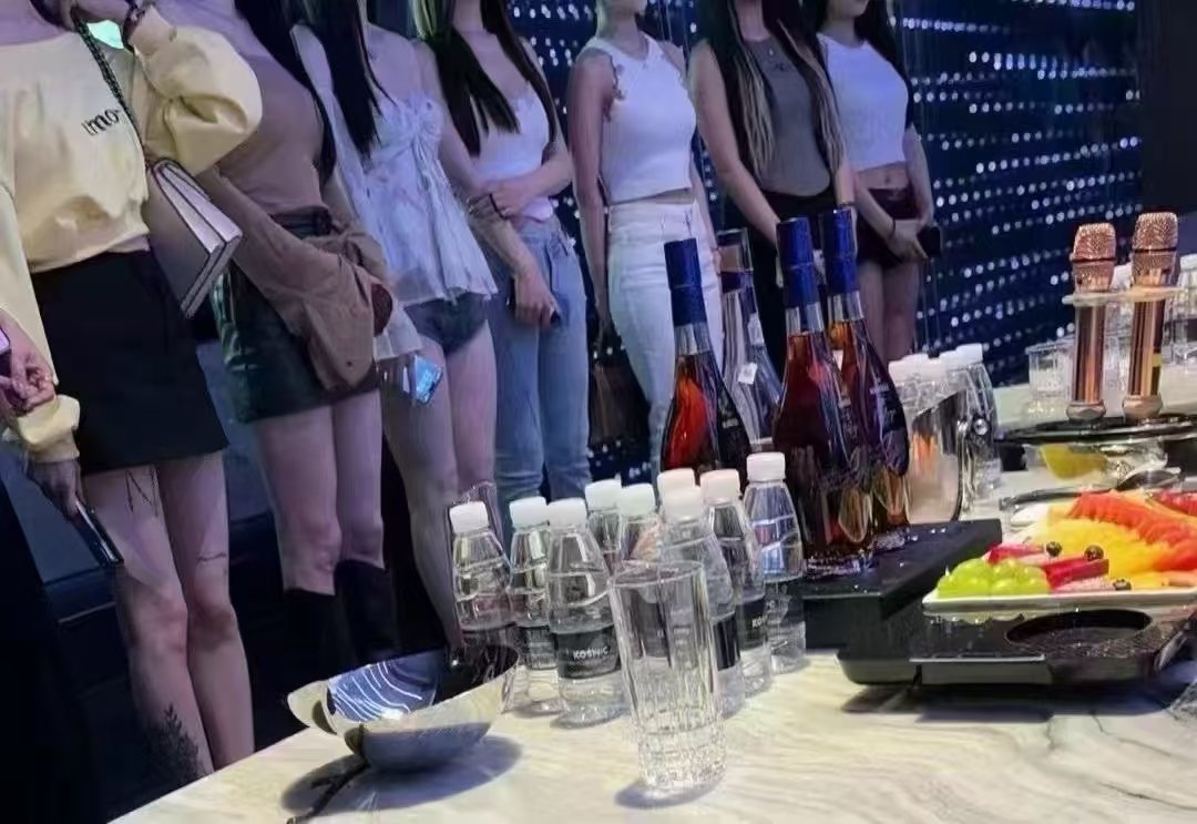 KTV1132837's tweet photo. 爱会不会消失我不知道,我只知道我要是天
天喝,我会消失。
#青岛 #青岛ktv #摸摸唱 
v:m08042577 https://t.co/OxCelPPbp4