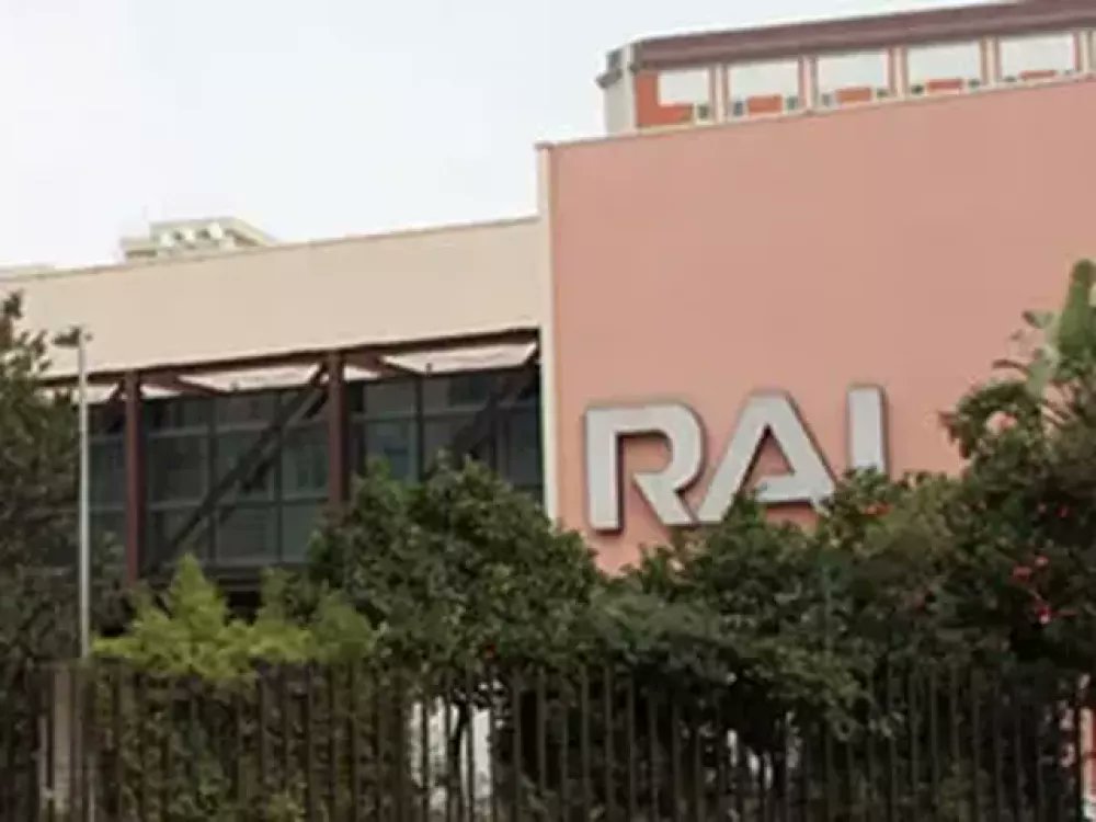 Giornalista e operatore Rai aggrediti a Piazza Armerina. Assostampa: "Non solo solidarietà, tutelare diritto di cronaca.

Leggi la notizia completa su assostampasicilia.it 👇
assostampasicilia.it/notizie/3472-g…