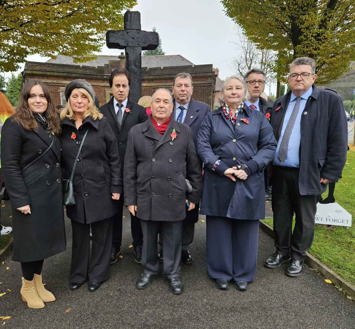 Cllr Alan Quinn (@cllralanquinn) on Twitter photo Thanks to Tom and the <a href="/PrestRemembers/">Prestwich Remembers</a> team for organising today's Remembrance commemoration. Thanks for a brilliant turnout from the people of Prestwich. A special thanks to our friend Oksana too, who laid a wreath on behalf of our friends from Ukraine. Thanks to Tom and the <a href="/PrestRemembers/">Prestwich Remembers</a> team for organising today's Remembrance commemoration. Thanks for a brilliant turnout from the people of Prestwich. A special thanks to our friend Oksana too, who laid a wreath on behalf of our friends from Ukraine.