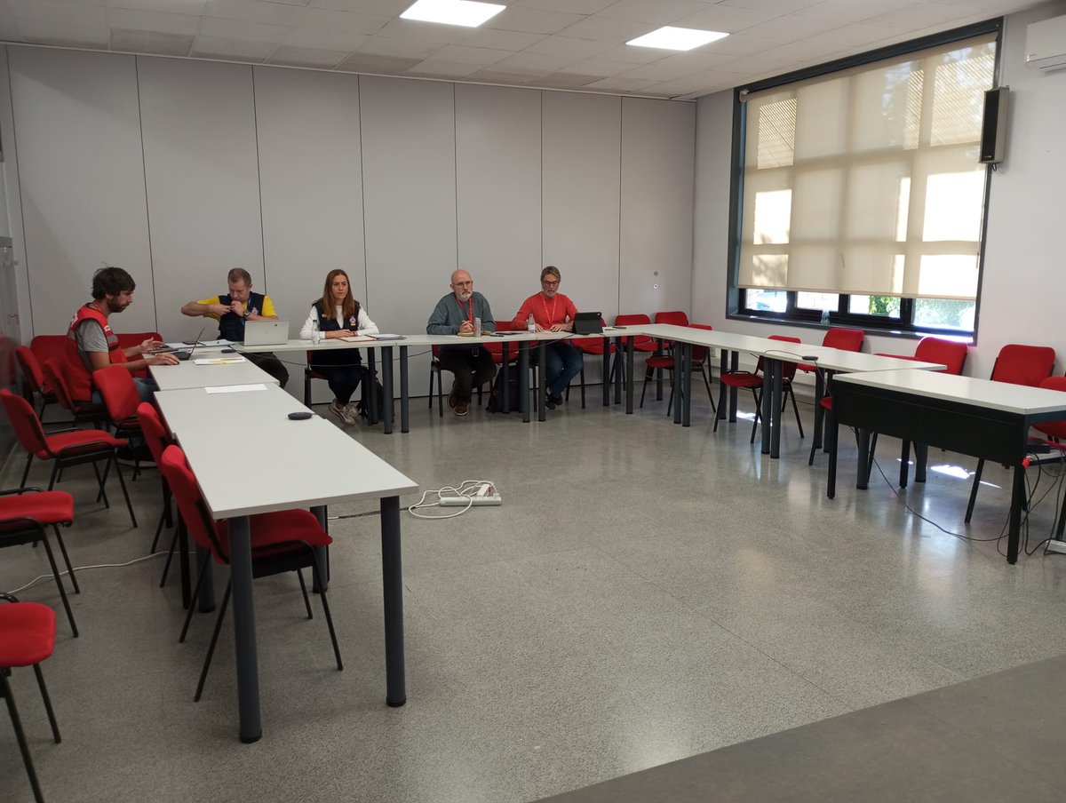 VirBarcones's tweet photo. 🗓Esta mañana, entre otras:

👉Comité de crisis de @desdelamoncloa para el seguimiento de la #DANA, presidido por @sanchezcastejon.

👉Reunión con el Mecanismo Europeo de #ProtecciónCivil @eu_echo.

👉Reunión del #CECOPI.

✅Trabajar y trabajar.
✅Sumar esfuerzos. https://t.co/cEkghO3VtS
