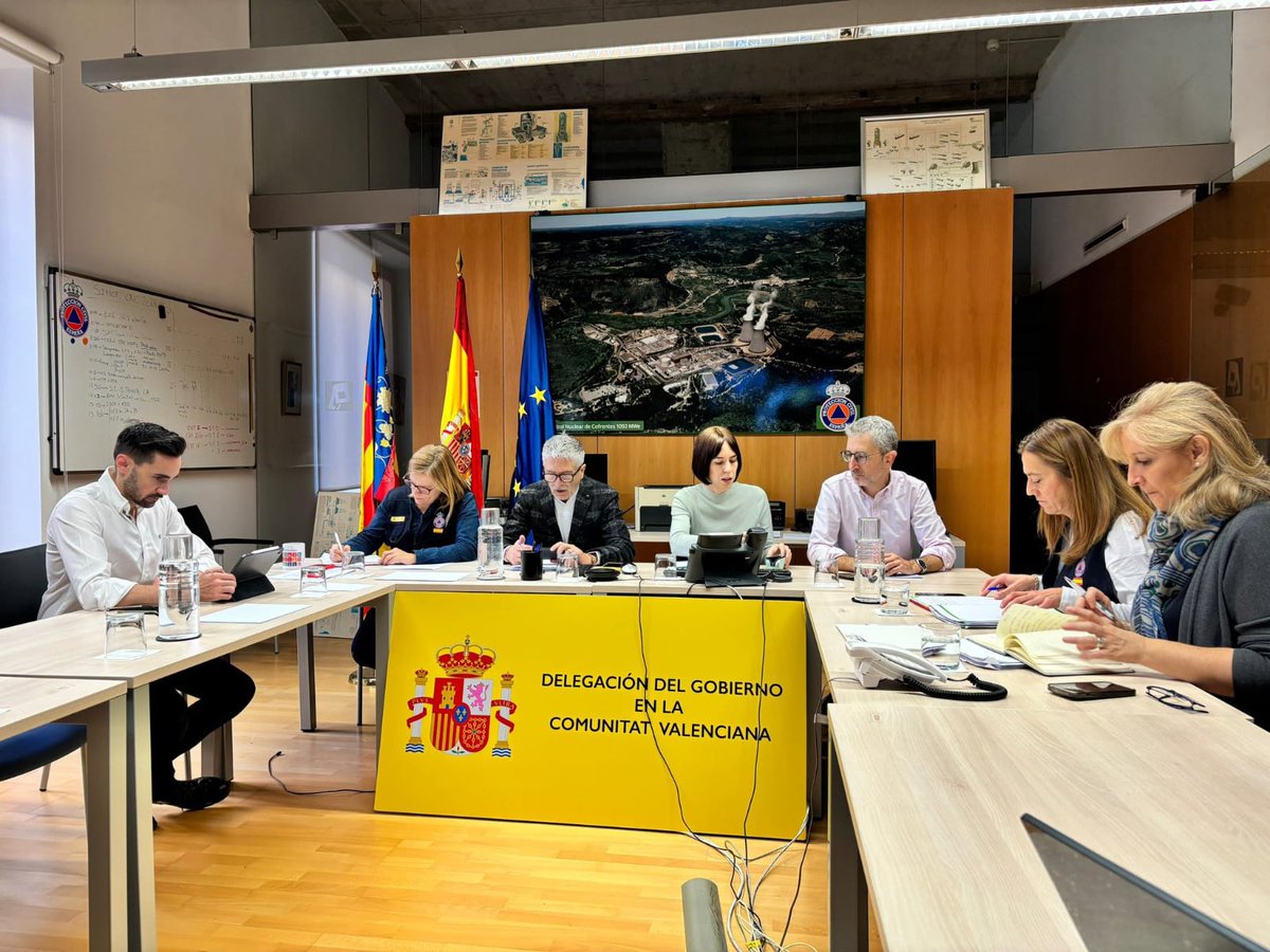 VirBarcones's tweet photo. 🗓Esta mañana, entre otras:

👉Comité de crisis de @desdelamoncloa para el seguimiento de la #DANA, presidido por @sanchezcastejon.

👉Reunión con el Mecanismo Europeo de #ProtecciónCivil @eu_echo.

👉Reunión del #CECOPI.

✅Trabajar y trabajar.
✅Sumar esfuerzos. https://t.co/cEkghO3VtS