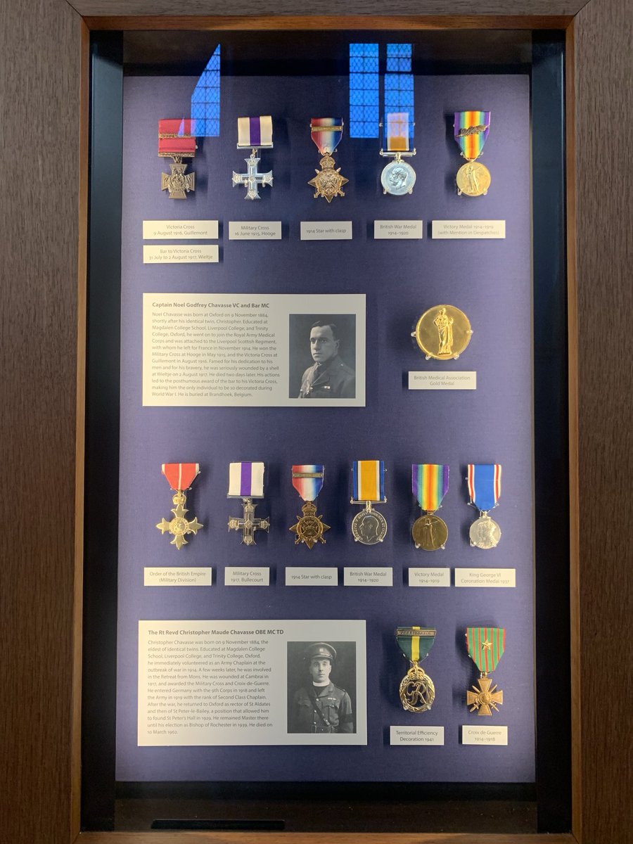 In Oxford today at St Peter’s College. A cabinet showing the medals of 2 very brave brothers. Identical twins one a doctor, one a reverend. Noel, the doctor, died of wounds after Passendale and was the only person to be awarded a VC and bar in WW1