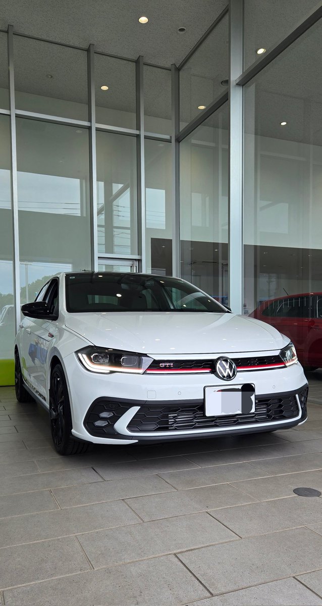 malonmania's tweet photo. TCR乗り換えました。
次の相棒はPolo GTI Edition 25✨
正真正銘の世界限定2500台の1台です。
日本限定だったTCRより、ある意味希少かも知れない🤭
#VW #TCR #GTI #Edition25 https://t.co/M4fdTC4zcS