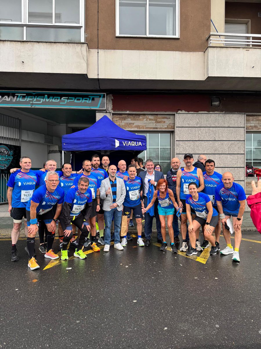 veolia_galicia's tweet photo. Gran xornada deportiva do #EquipoViaqua na #SanMartiño2024 en @OurenseConcello onde colaboramos coa proba instalando fontes para facela máis sostible e beber a mellor #auga! 🏃‍♂️ https://t.co/HJbw6zP6Lz