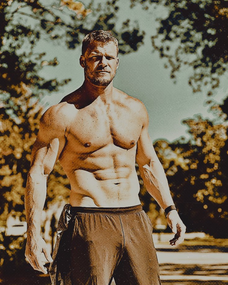 thhellblazer's tweet image. ⠀

            𝗝𝗢𝗛𝗡 𝗖𝗢𝗡𝗦𝗧𝗔𝗡𝗧𝗜𝗡𝗘
big daddy. anti-hero. 71 years
versatile + top. bisexual. lewd.
nsfw 🔞. taboo themes. pt-br &amp;amp; eng.
rp acc . dc comics.

⠀