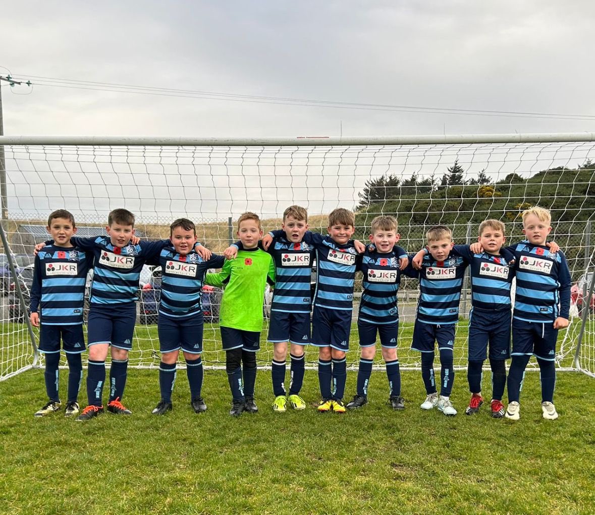 #Thistle2015’s | The team observing the minute silence today in a good game against Formartine Reds.
