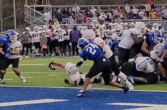 First of all great game @LWC_Football You played with the heart of a champion yesterday! But I would like to say to all of <a href="/NAIA/">NAIA</a> <a href="/NAIAFBALL/">NAIAFBALL</a> schools, let’s invest in technology so this won’t happen again…. Clearly the RB is short but was called a TD…. But great game both teams!