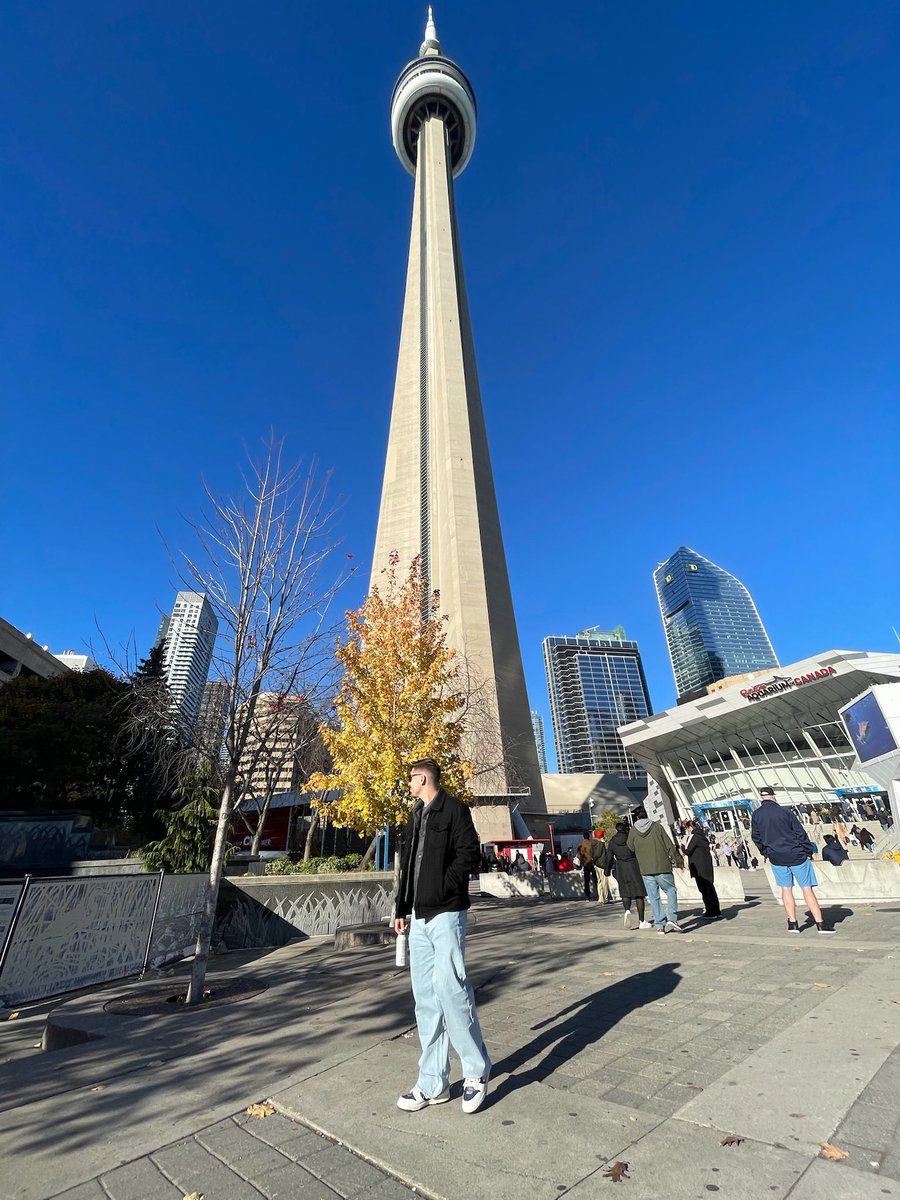 cory_ooo's tweet photo. It’s “Torono” not “Toronto” https://t.co/CsWnwD6jNR