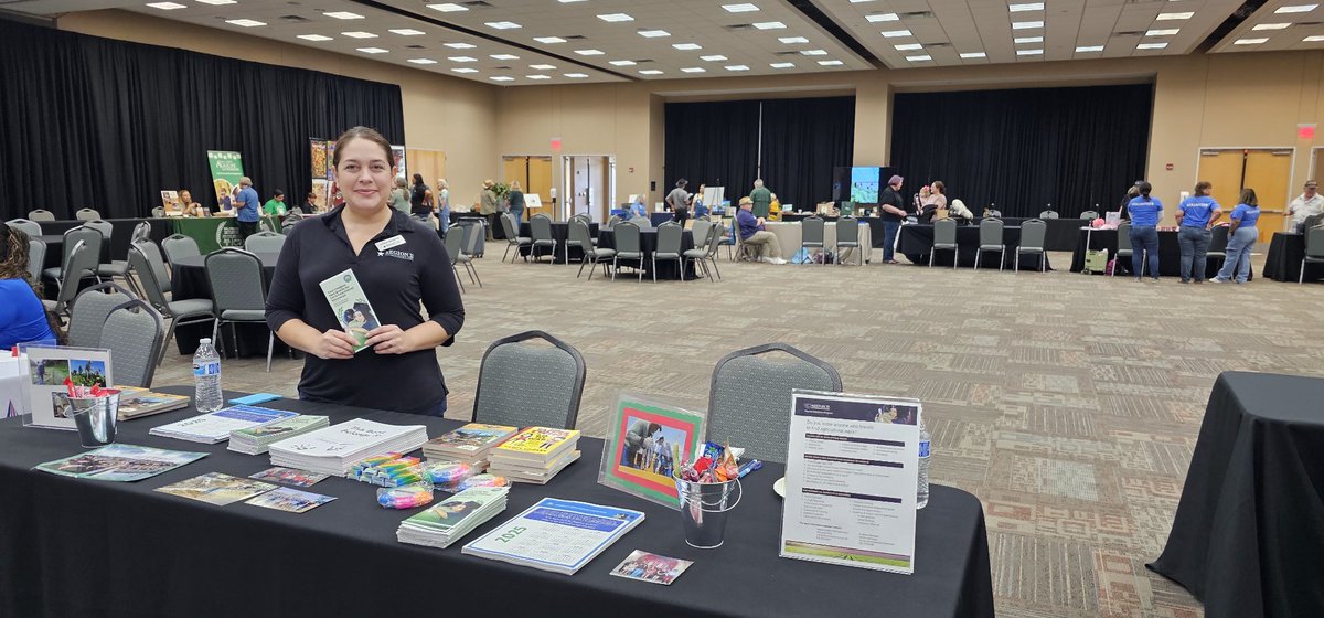 MarlenGlz53's tweet image. Region 13 Migrant Program is excited to participate in the Bastrop County Local Food Fair. We are connecting with farmers and spreading awareness of our program.  #migranted @R13Multilingual