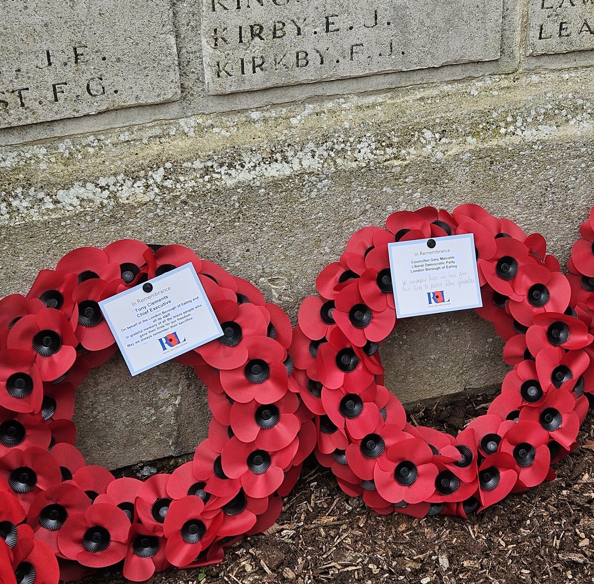 CllrGaryMalcolm's tweet image. We remember all those who died to save us from wars in the past to protect future generations.

I was proud to lay the @EalingLD related Wreath.

#RemembranceSunday