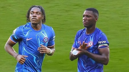 Chelsea__Arg's tweet photo. Hay algo muy claro en el Chelsea que el único que no lo ve es el entrenador. Caicedo y Lavia son 2 jugadores de las mismas características, los 2 son grandes recuperadores y no tan buenos pasadores, es muy dificil que encajen juntos https://t.co/kJGcdb9S59