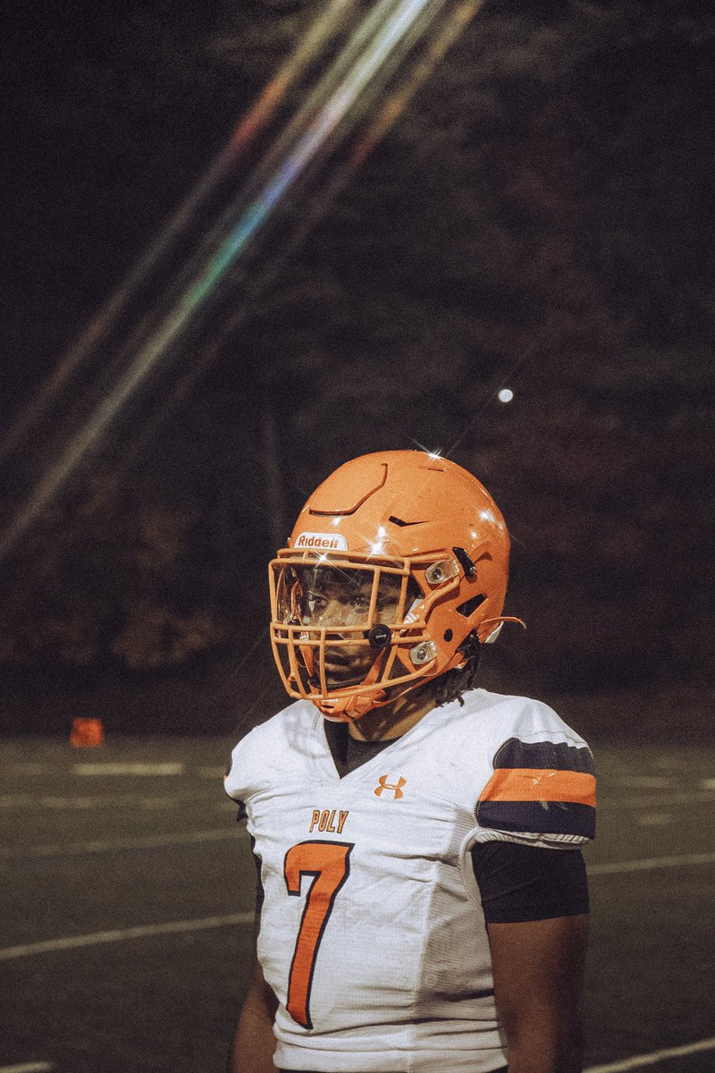Haize Collins C/O 26’
5’11 | 175lbs | RB/ATH

Playmaker

hudl.com/v/2QF2pE