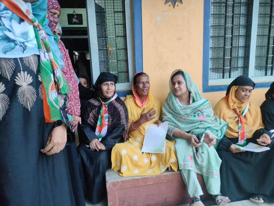SumaiyaInc's tweet photo. DAY 8,Door to door campaigning done in ward no:21 &amp; 23 channapatna by election @kharge @RahulGandhi @priyankagandhi @kcvenugopalmp @rssurjewala @siddaramaiah @DKShivakumar @RLR_BTM @LambaAlka https://t.co/PcP9PeRyWA
