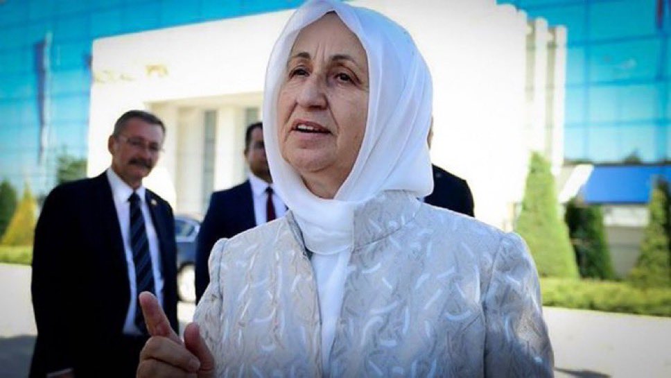 HemmedAliAslan's tweet photo. 80 yaşına merdiven dayamış, hayırsever Melek İpek’e 7 yıl 6 ay hapis cezası verilerek Sincan Cezaevine götürüldü.

Yazıktır günahtır, Melek İpek bir çok hastalıkla mücadele ediyor, yürüyemiyor.

TürkiyeninMelek AnnesineZulüm

Empati yapın @yilmaztunc @adalet_bakanlik https://t.co/cF2qKqzjip