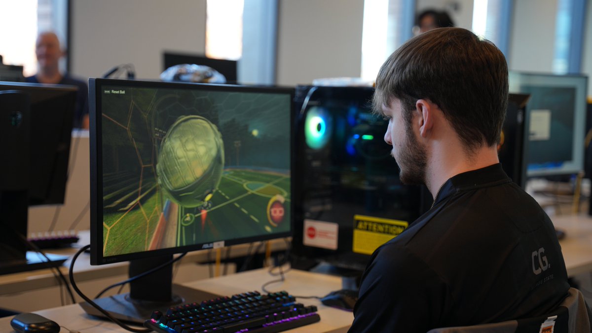 Redbird_Esports's tweet photo. Our Rocket League team is ready to kickoff day 2 of the Illini Invitational vs the home team Illini Orange in the Winner's Finals!
Tune in to the stream linked below⬇️ to watch LIVE!
#ISUWIN🐦 | #IlliniLAN | #ISURL https://t.co/8NCQlA467O