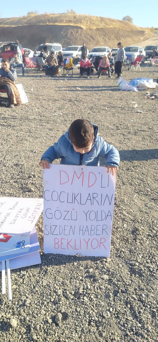 celalTuntass's tweet photo. Toplumda Farkındalık Oluşturulması: Duchenne kas hastalığı konusunda toplumda farkındalık artırılmalı ve sosyal destek ağları oluşturulmalıdır. #DmdliÇocuklarİlaçİstiyor https://t.co/jC1H5aE7Xq