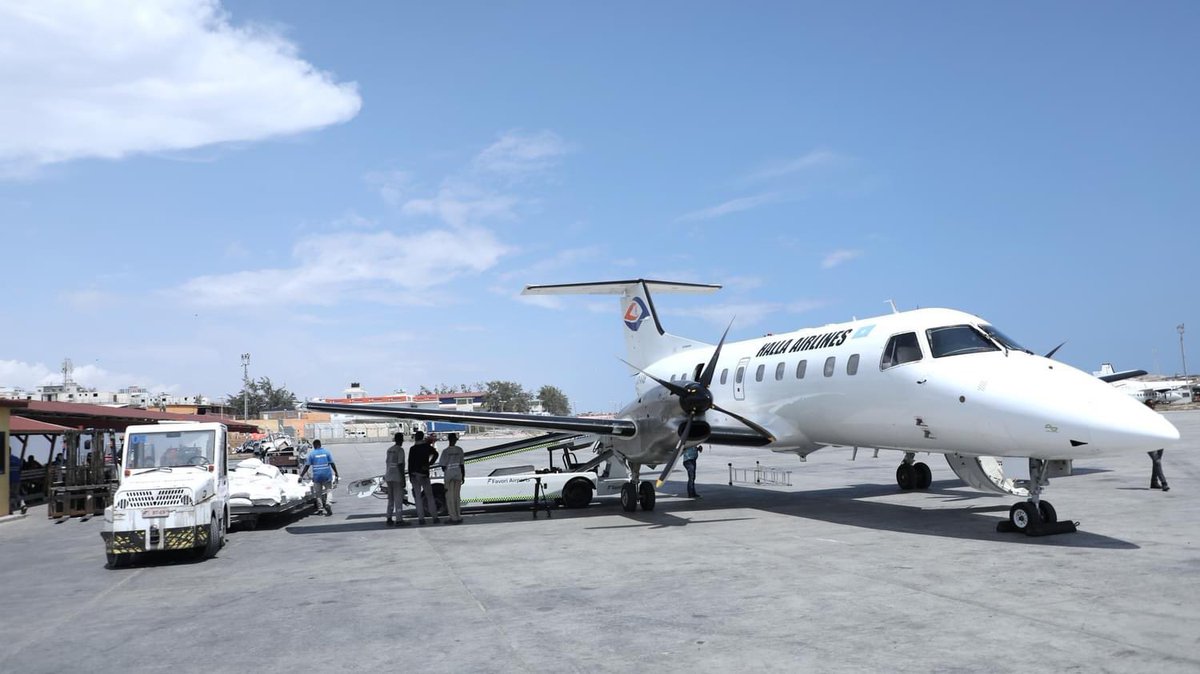 sntvnews1's tweet photo. The National Disaster Management Agency @SoDMA_Somalia continues to ramp up its assistance program for vulnerable people and those in need by dispatching planes carrying essential aid supplies to #Hudur, #Dolow, and #Bardhere on Sunday. https://t.co/GKSIgV6td8