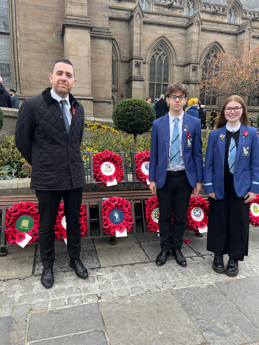 Grove_Academy's tweet photo. School Capts &amp; HT @woodcocktm laying our @poppyscotland wreath on behalf of the school at #RemembranceSunday observation in #Dundee city centre- #LestWeForget .

#GroveCARE 💙📖🌳
@pcgroveacademy @Craig4TheFerry
@ShonaRobisonMSP @grovecwgcteam https://t.co/NT1jZUvNc2
