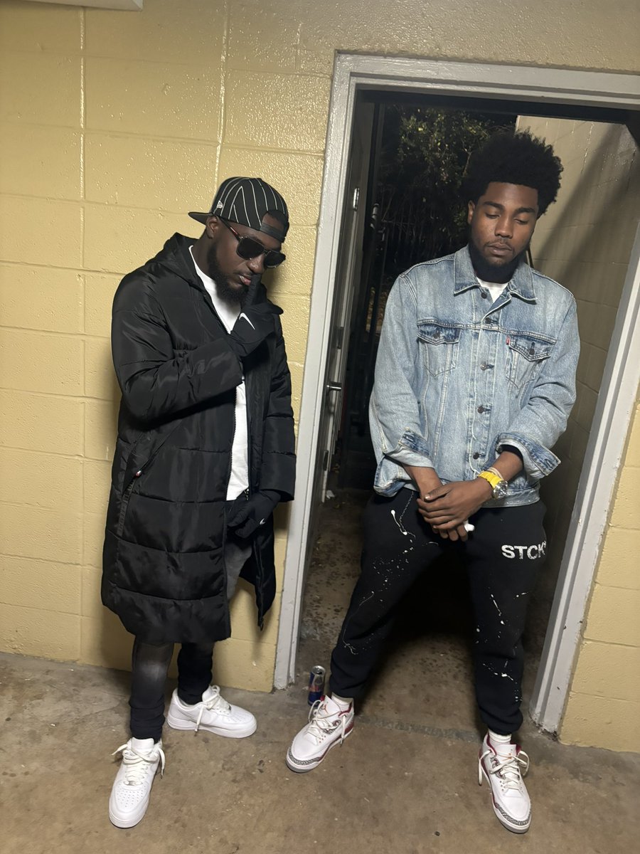 _410Granson's tweet photo. Herd they said I couldnt come on my block my that shit on my sleeve 💯🏪 #RealTrenchBaby’s https://t.co/DFRS9yCSFB