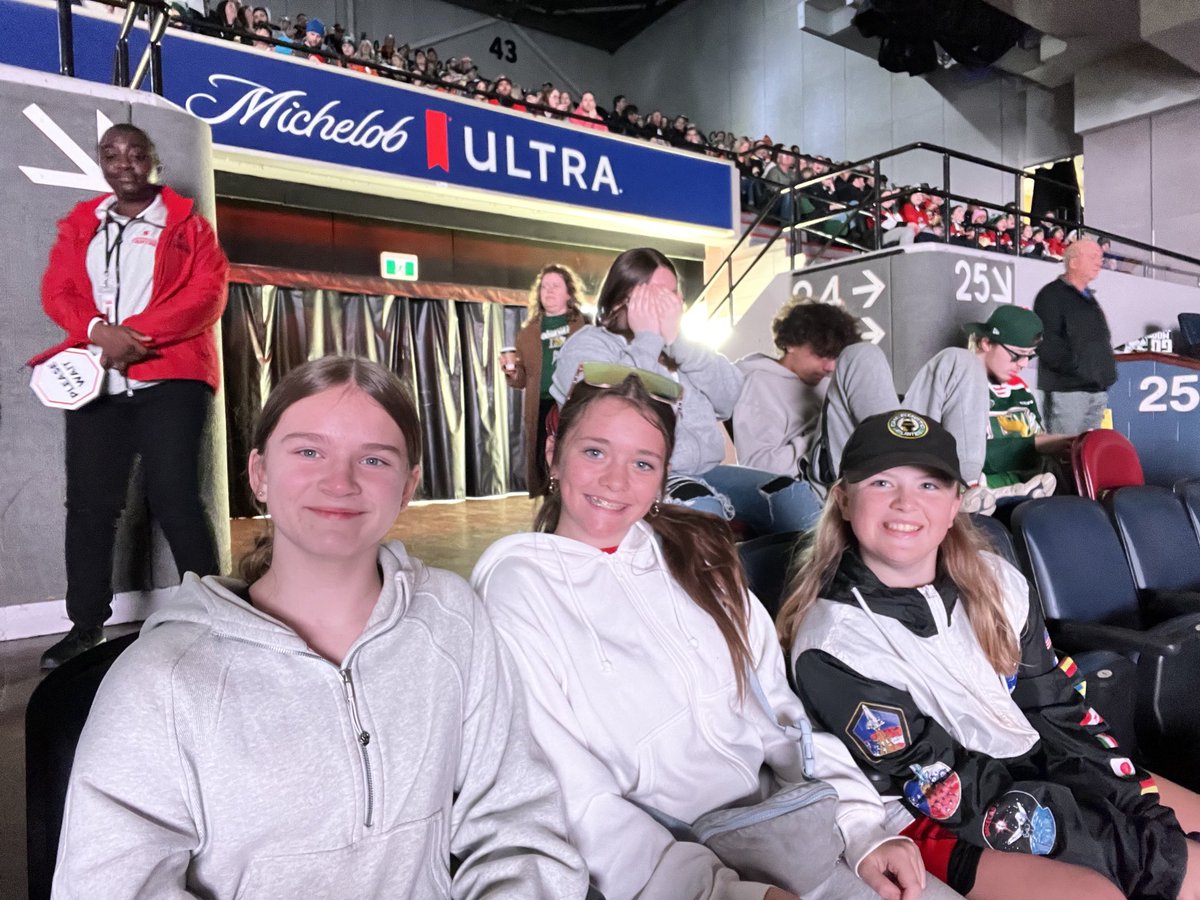 MsTarasMusic's tweet photo. #GoMooseGo https://t.co/hcpWH1UFFI