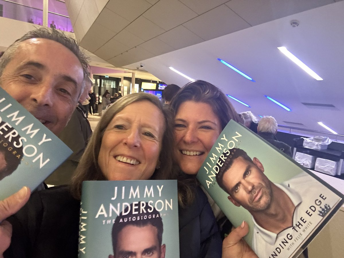 SarahSoorted's tweet photo. @TailendersPod sooo excited to see @jimmy9 and we got his book too.  Hope you’ll sign it 😁🏏 https://t.co/DxqiGMz7nk