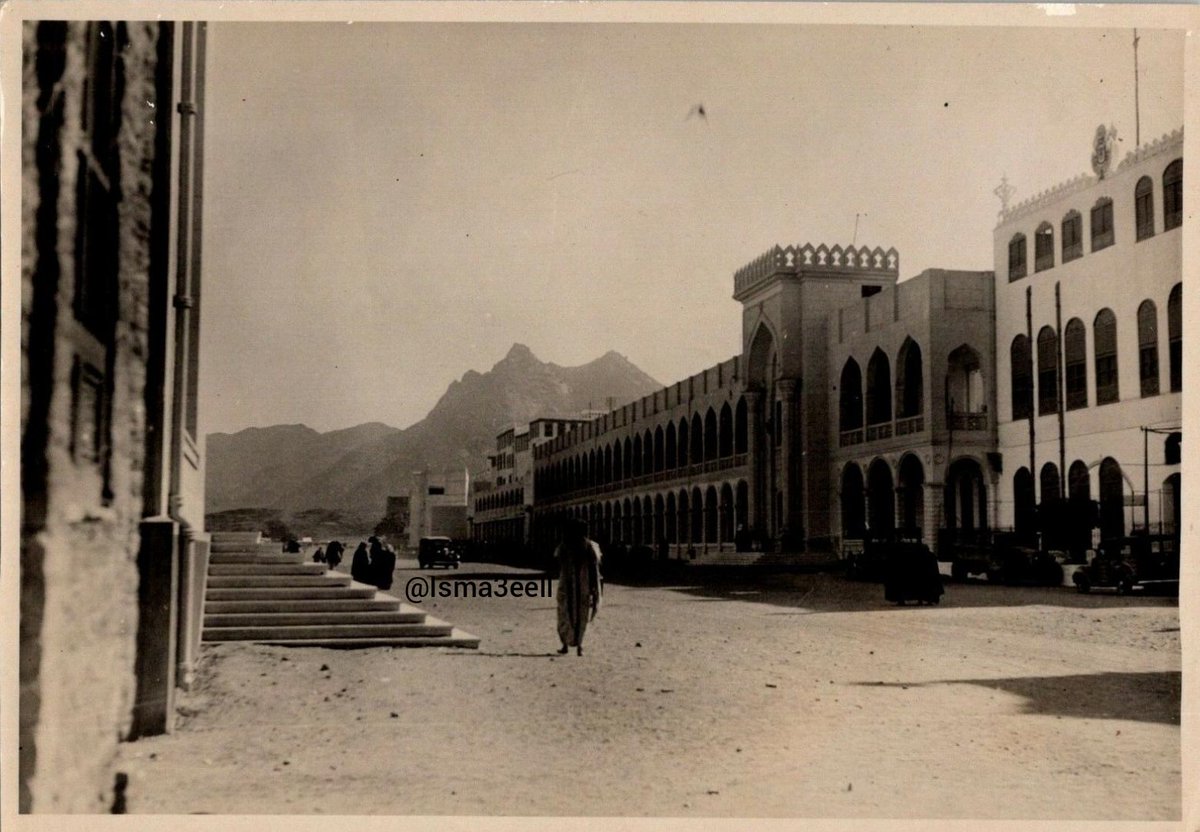 من نوادر الصور
قصر البياضية بمكة المكرمة بني عهد الشريف غالب بن مساعد عام ١٢٠٢هـ، 
نزل به الإمام عبدالعزيز بن سعود ضيفاً على الشريف غالب عام ١٢٢٤هـ 
واستاجرة الملك عبدالعزيز من الشريفة شمسية عند دخوله الحجاز طيب الله ثراهم، التقطت الصورة اوائل الاربعينات الهجرية