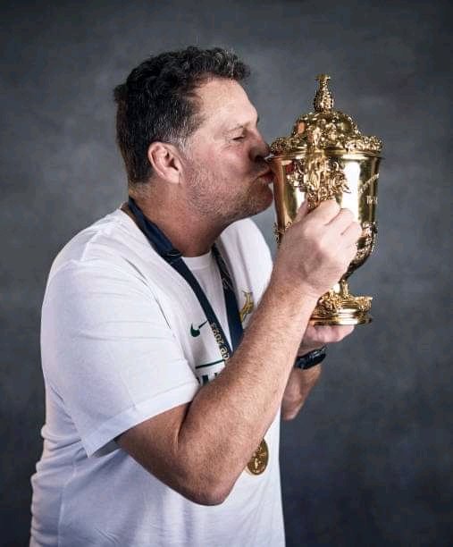 His name is Rassie Erasmus, His a Living Legend Retweet if you agree He's a Legend 

#Springboks