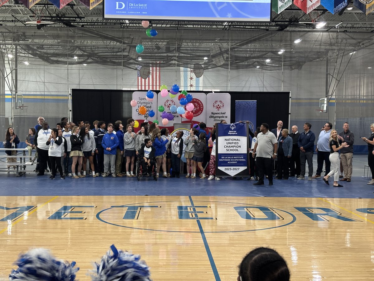 IHSA_IL's tweet photo. ☄️ Congratulations to De La Salle Institute in Chicago, who was recognized by Special Olympics Illinois on Friday as a National Unified Champion School!! https://t.co/CiuJNhHobC