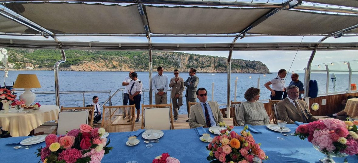 alexblakeuk's tweet photo. #BTS from filming ‘The Crown’. Aristotle Onassis spent $4m refurbishing the Christina ‘O’ in the late 1940s. Richard Burton, Elizabeth Taylor, Grace Kelly and Greta Garbo have all slept on board. Recently the ship featured in the Scandi-satire ‘Triangle of Sadness’. https://t.co/vZwN56NvKm