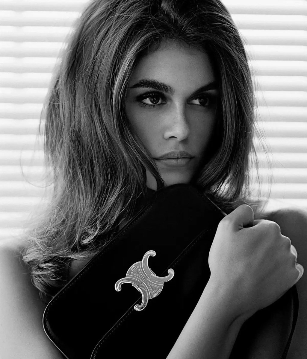 worlds_moda's tweet image. #editorialsWM (3/3)

#DlaRepubblica,
September 2nd, 2023.
By #AlasdairMcLellan

#KaiaGerber