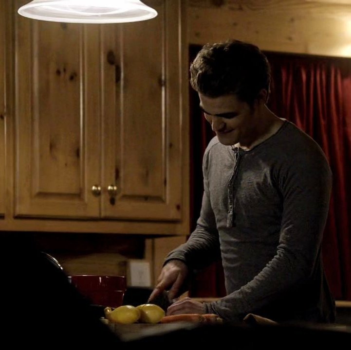 steleidow's tweet photo. i don't know                       let me do
how to cook                     the cooking https://t.co/YshdmQwTmj