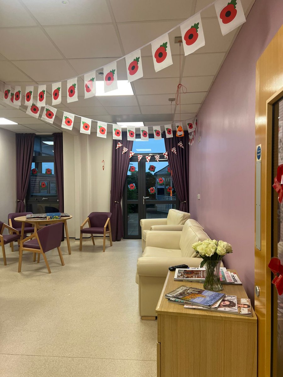 Remembrance Day 2024 on NMU 🌹 

Well done team for organising this for our patients and relatives ❤️ 

We will remember them 🌹❤️

<a href="/UHDBTrust/">University Hospitals of Derby and Burton NHS FT</a> #UHDB