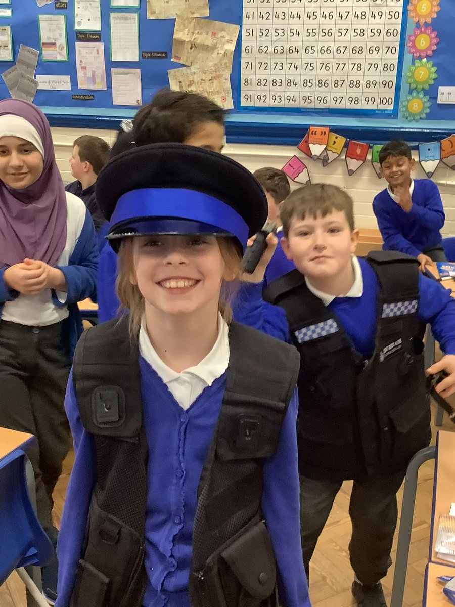 Year 5 had their first visit from ‘Mini Police’ this week. They learnt about the different roles in the police and the different vehicles used. They also got to try on some of the uniform. They can’t wait for their next session! 🚔👮‍♀️👮‍♂️🚨