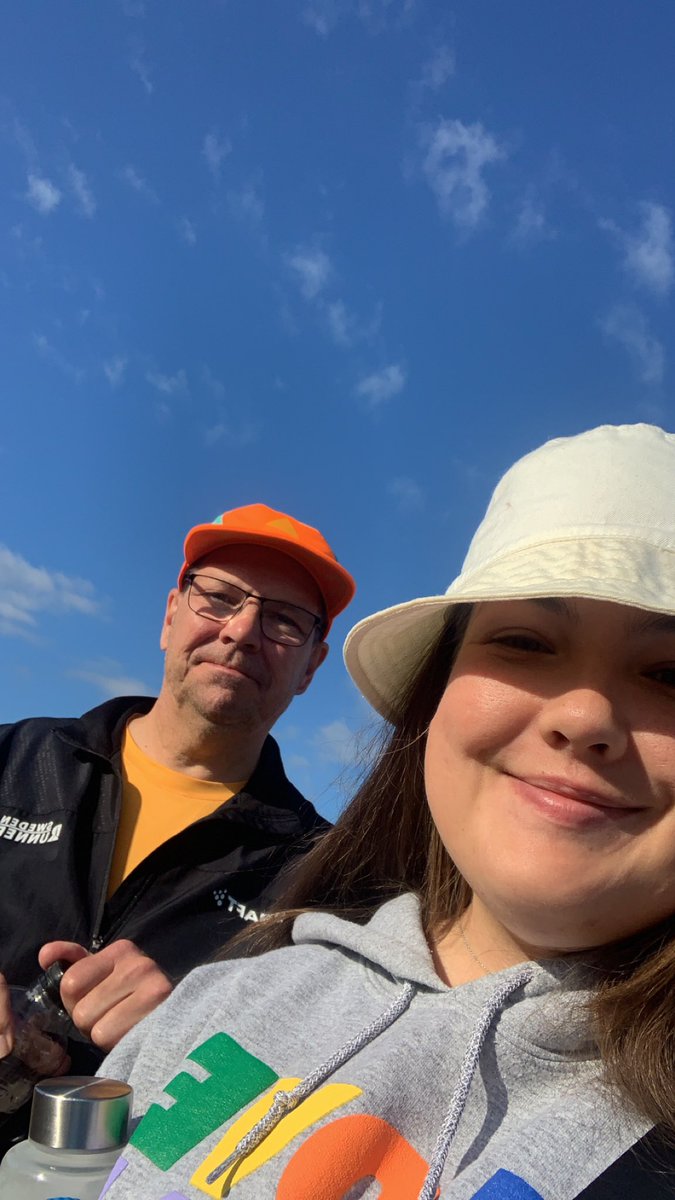 sannamariaaa's tweet image. Utan denna människa så hade ja inte haft mitt hockeyintresse, vilket jag är oerhört glad att ja har 🩶 #farsdag