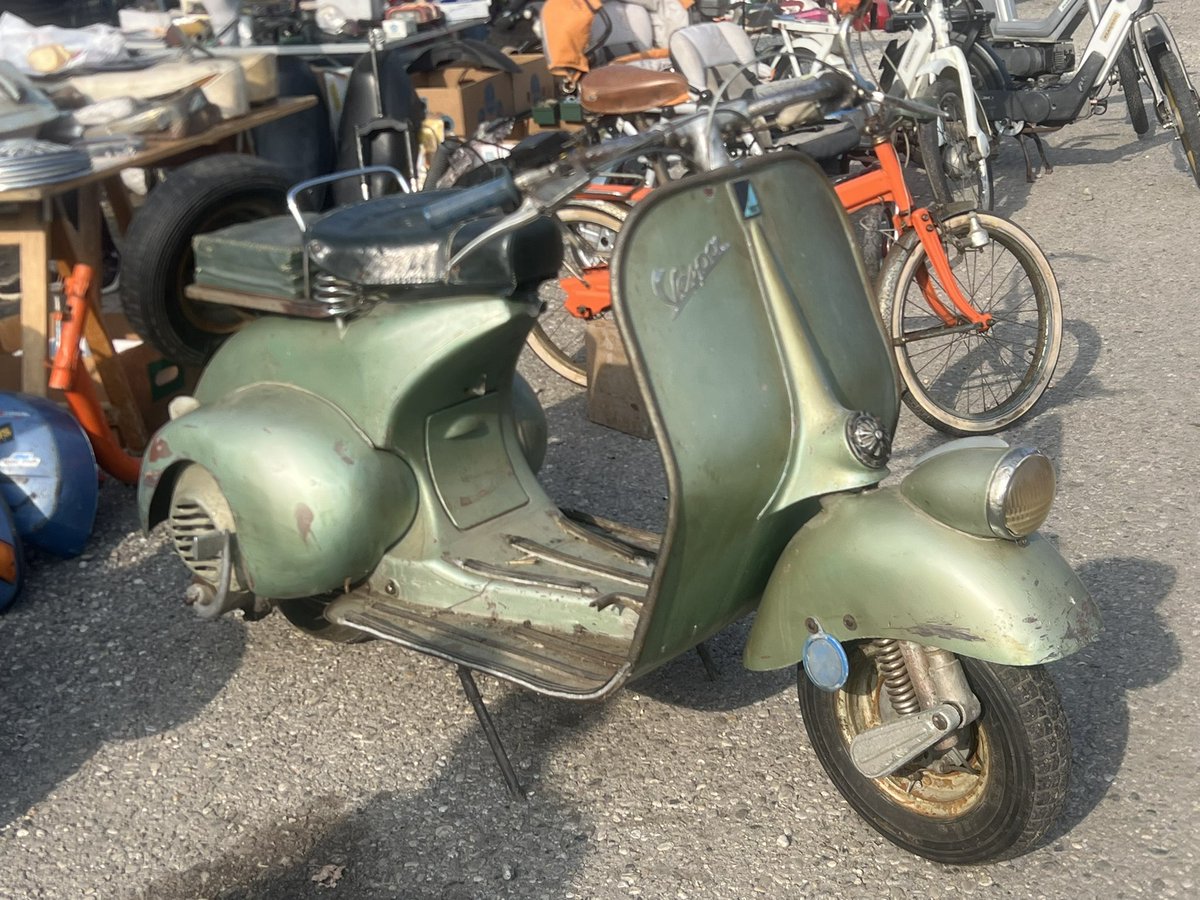 SSCvietnam's tweet photo. Novegro Mostra Scambio photo drop #1 of many LoL. A fantastic weekend and a few bargains snapped up… more pics and details to follow #Novegro #MostraScambio #Milano #Vespa #Lambretta #Autojumble https://t.co/BWZOyRwnj9