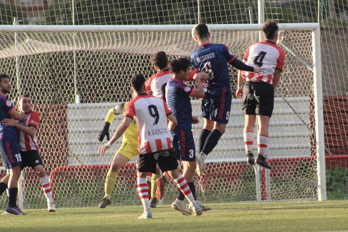 ComillasCF's tweet photo. 🏆🔵3ªRFEF🔵🏆|

⚽️¡LIGA! JORNADA 10⚽️
@clubdeportivoautol 0
@comillascf 3

Aquí os dejamos una colección de fotos, donde nuestro equipo se ha impuesto por 0-3 en La Manzanera, realizando un gran partido.👏🏻

¡TODOS JUNTOS!💙¡VAMOS AZULES! 
#somosazules https://t.co/TMlNtLiK6E