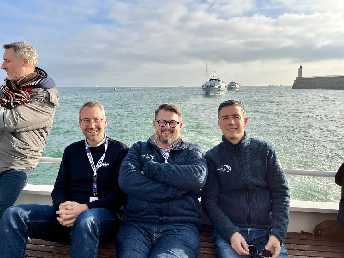 ☀️ À chaque édition du <a href="/VendeeGlobe/">Vendée Globe</a> sa météo ! Cette fois-ci, un petit temps ensoleillé pr voir les 40 skippers franchir la ligne de départ.

🚀 Bon vent à ces 40 aventuriers, soutenus et encouragés par des millions de spectateurs enthousiastes 🤩, aux <a href="/lessables/">Les Sables d'Olonne</a> et à distance.