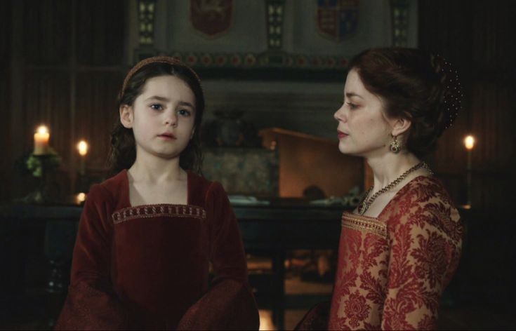 asoiafthinker's tweet image. Lady Catelyn Stark with her daughter Lady Arya Stark