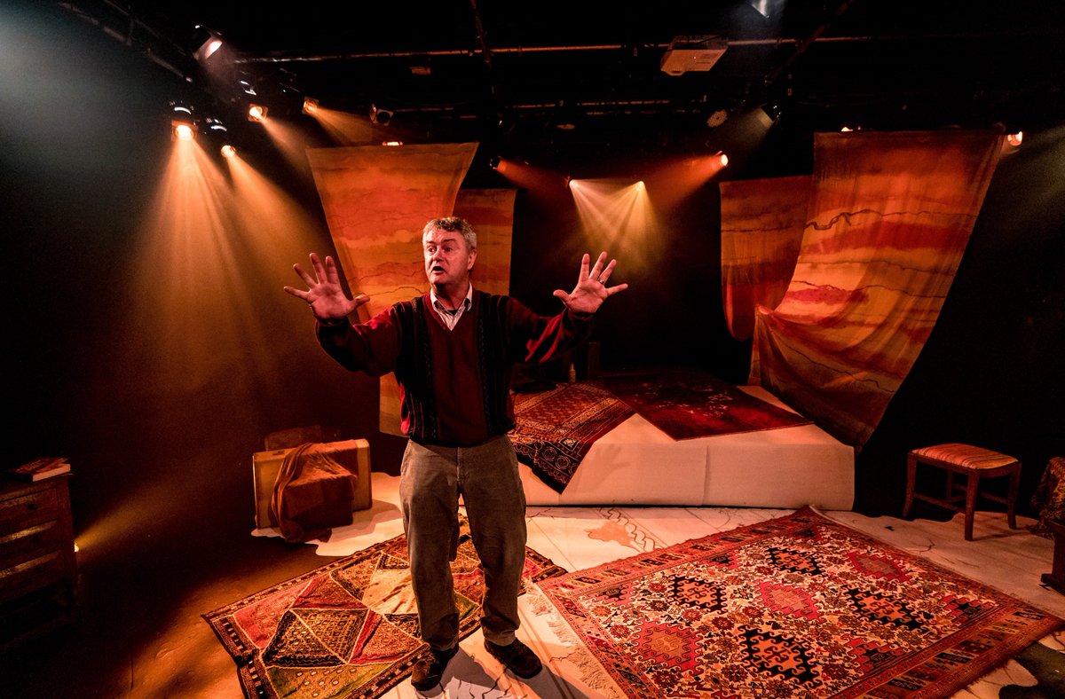 #THEATRE #REVIEW Paddy Goes to Petra <a href="/BewleysCTheatre/">Bewley's Café Theatre</a> "makes a lasting mark"🌟🌟🌟🌟
thereviewshub.com/paddy-goes-to-…