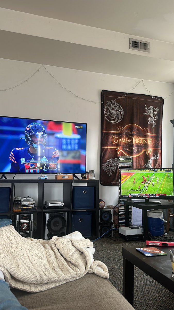 taymccc's tweet photo. Now this is a true gentleman’s Sunday 

@Sir_Charles1996 https://t.co/9jWq9aoOex