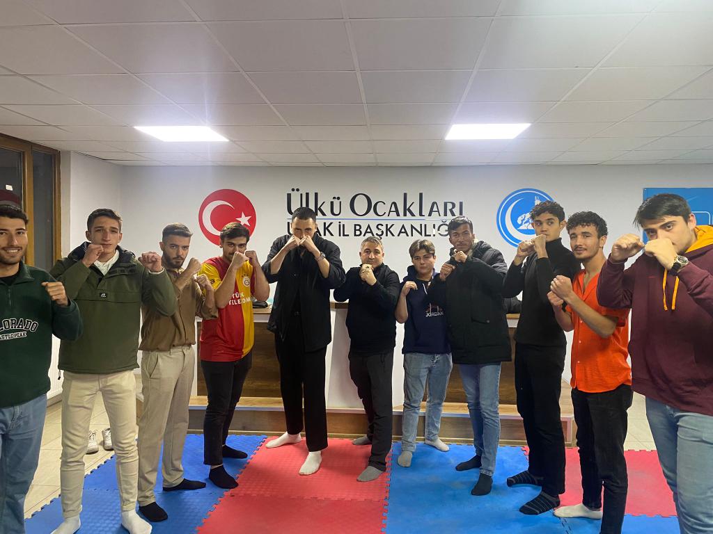 kampusten_haber's tweet photo. UŞAK ÜLKÜ OCAKLARI TÜRK GENÇLİĞİNİ SPORA DAVET EDİYOR!

Ülkü Ocakları Uşak İl Başkanlığı, Türk gençliğini ilimde, bilimde ve sporda yetiştirmek üzere faaliyetlerine devam ediyor. https://t.co/W2WfnxCUMx