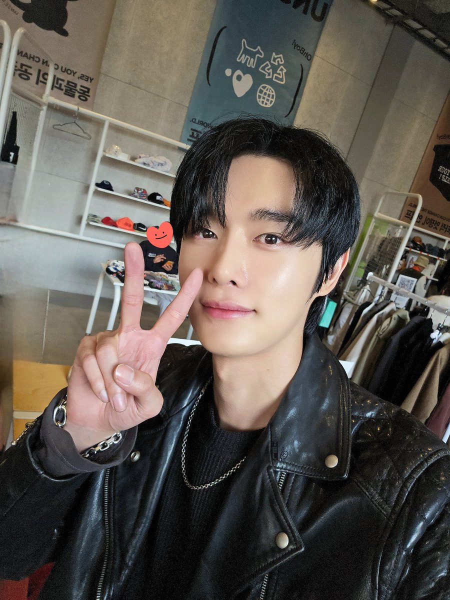 nielmiel's tweet photo. ์
์นด ๊น์ง ์ด์๊ฒ !!!!!
์ด์๋ค ์ด์๋ค !๐ซถ
#๊ฐํฌ
#kanghui
#unself
241109 https://t.co/5XVoUxjpg1
