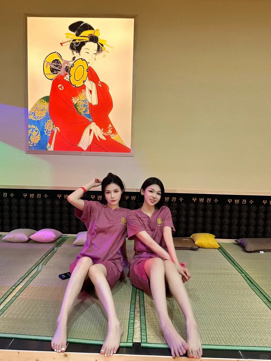 jtm2024's tweet photo. 光脚女孩~
#盯射 #射屏 #美腿 #反差 #榨精 #意淫 #极品美腿 #翘臀 #射脸 #ahegao #足 #足交 #丝足 https://t.co/GZWJFJ3ugG