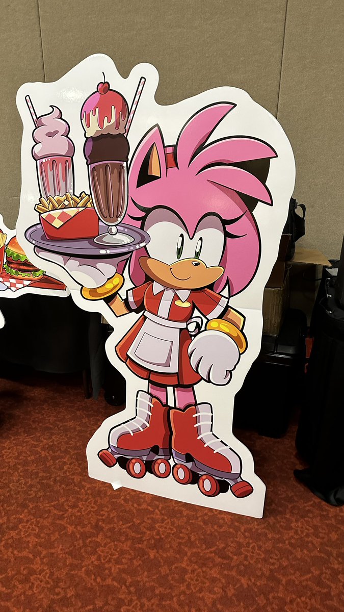 FrackDeals's tweet photo. Sonic and Amy standees from the Spin Dash Diner at #SonicExpo! 💙🩷 https://t.co/bxHtWyO0Hy