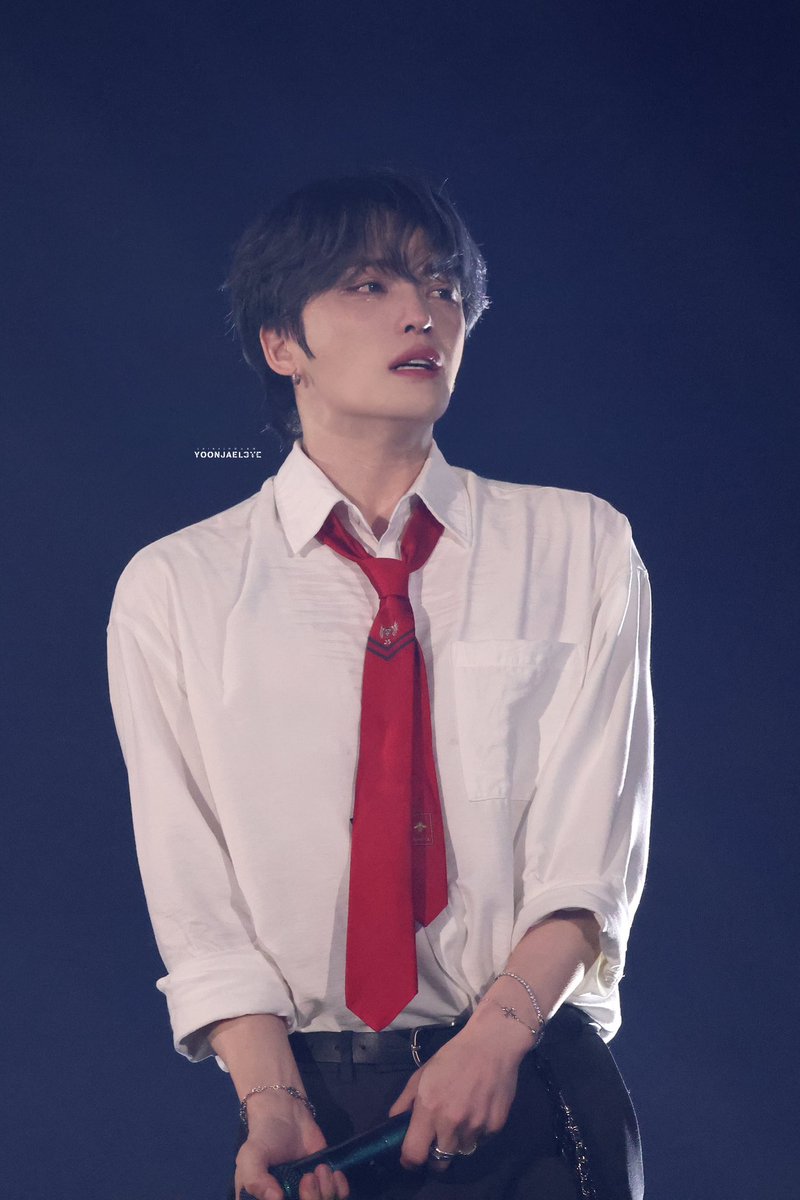 우리 재중이가 운다 
너무도 서럽게 운다
진짜 죽고싶다