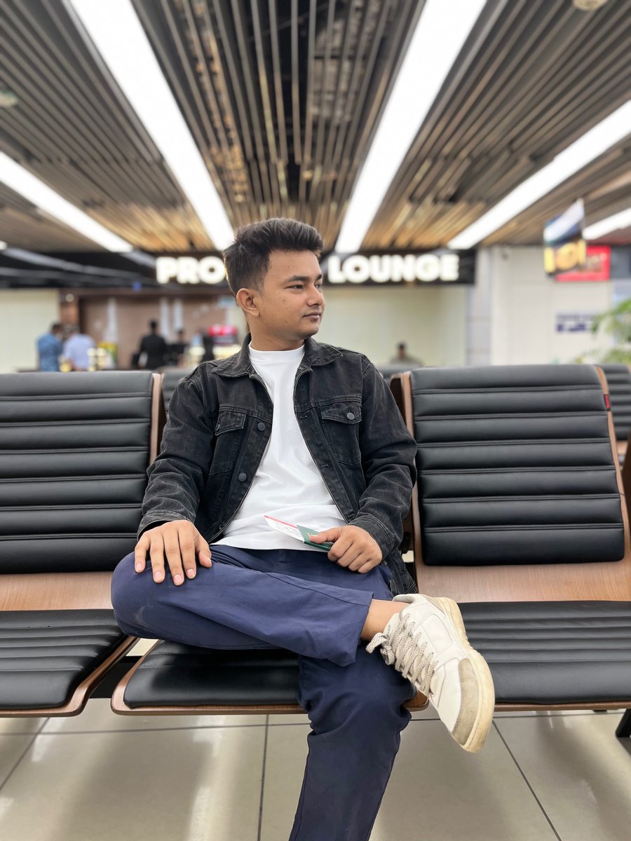 iam_RNN's tweet photo. "Alhamdulillah, on the way to #COP29! Grateful for this opportunity to be part of the global climate conversation. Let's take action for a sustainable future. 🌍✈️

#ClimateAction #OnTheWay #IamRNN #rnnurnabi #COP29Azerbaijan
#Clumate https://t.co/4ieUGCBznH