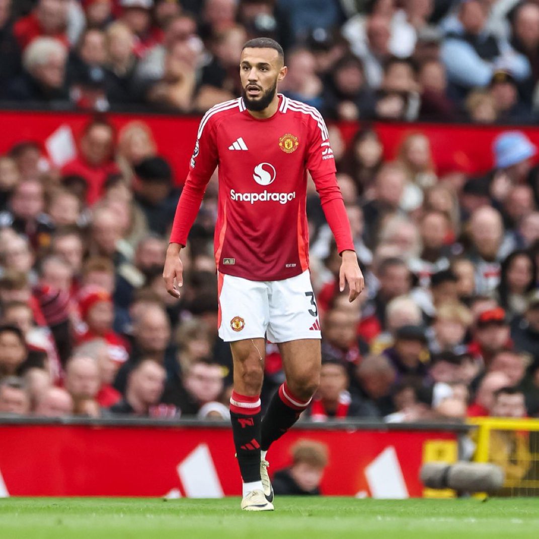 UTDTayo's tweet photo. 🚨🚨| Noussair Mazraoui’s first half vs. Leicester City by numbers:

100% cross accuracy 
100% successful take-ons
92% pass accuracy 
3 attempted tackles 
2 successful tackles 
2 passes into the final third 
2 clearances 
1 block https://t.co/w7tikxLl4m